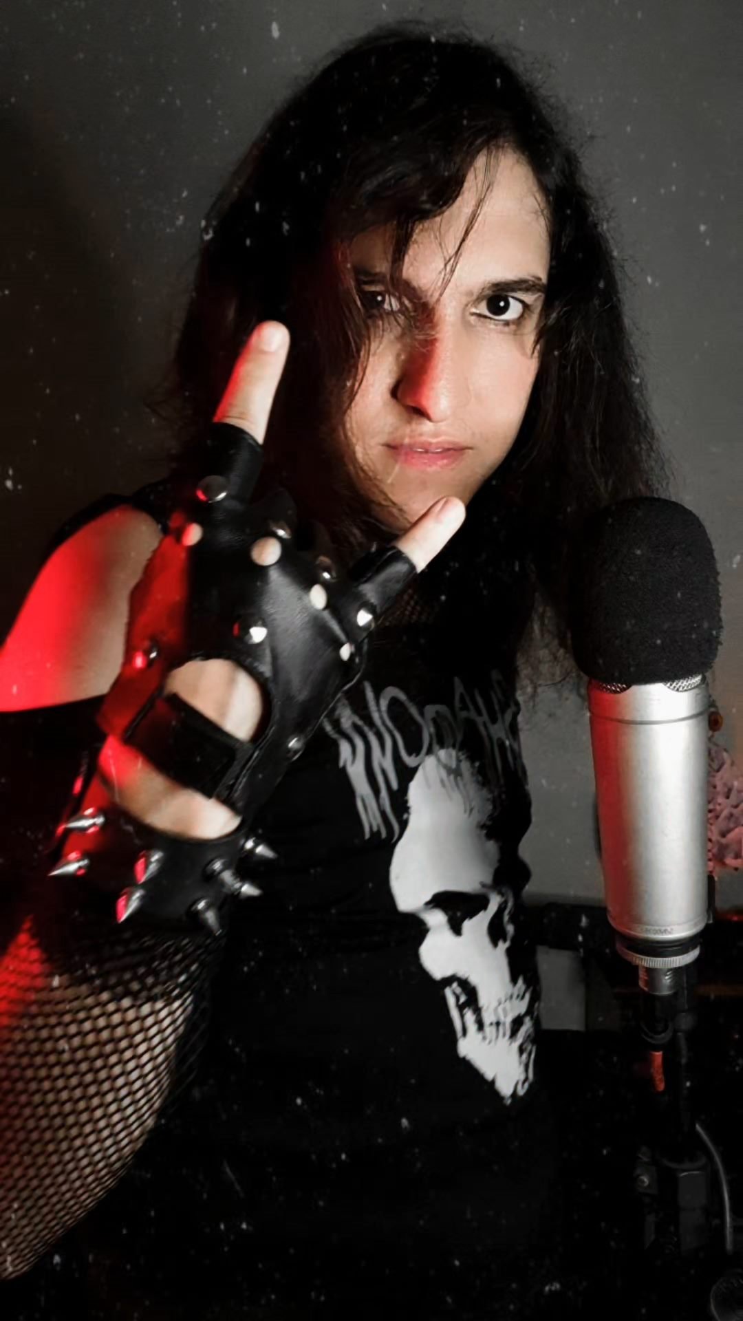 Luã Linhares em live no estúdio